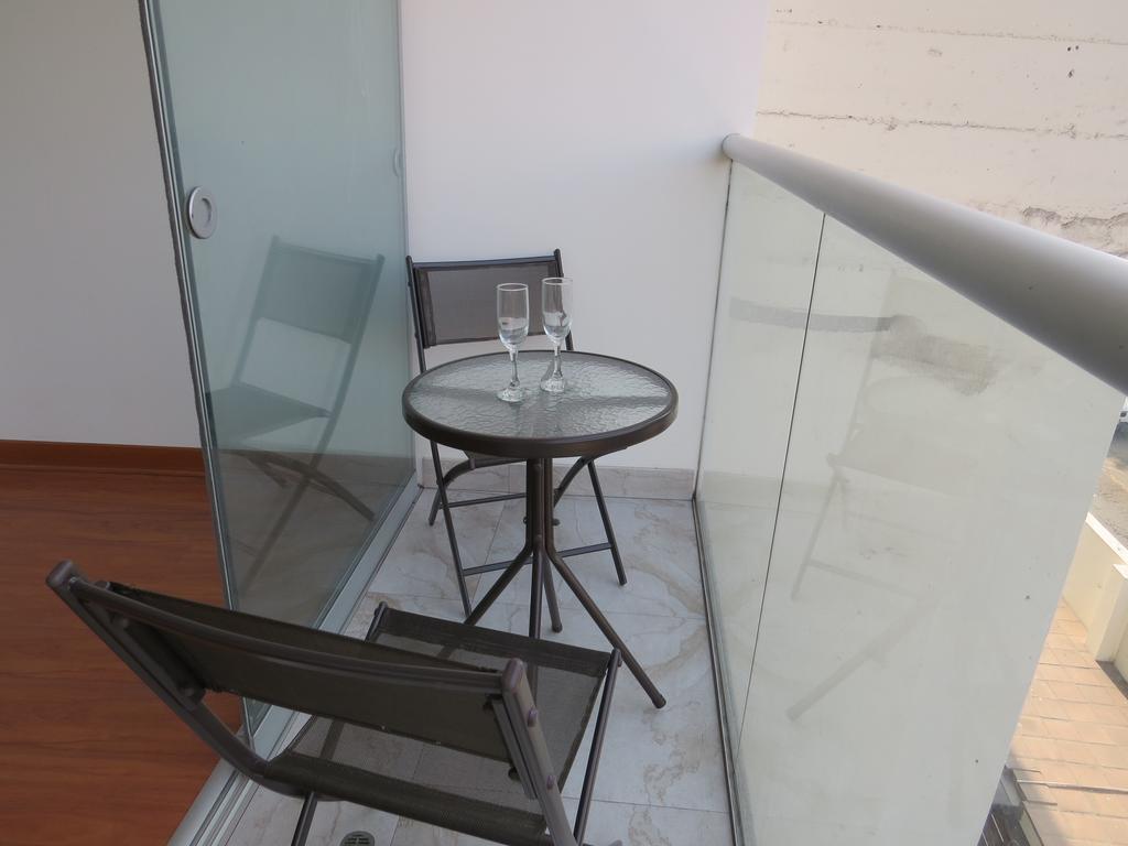 Spacious Apartment In Miraflores Лима Номер фото