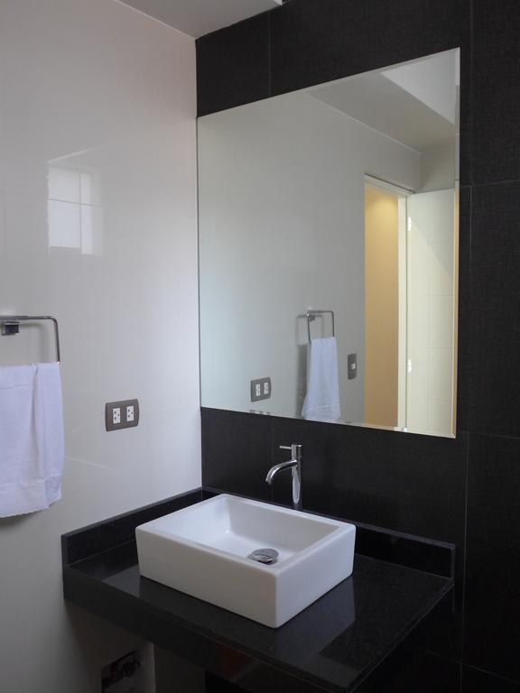 Spacious Apartment In Miraflores Лима Номер фото